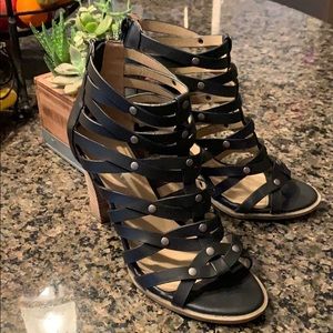 Report Greta black gladiator heels 6.5